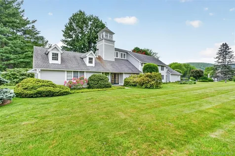 5 Red Tail Court Pawling NY 12564
