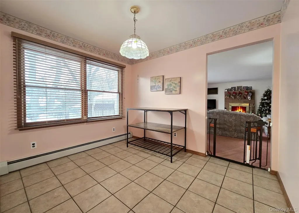 14 Avenue C Holbrook NY 11741
