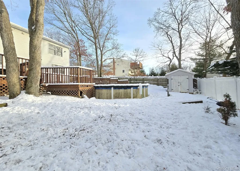 14 Avenue C Holbrook NY 11741