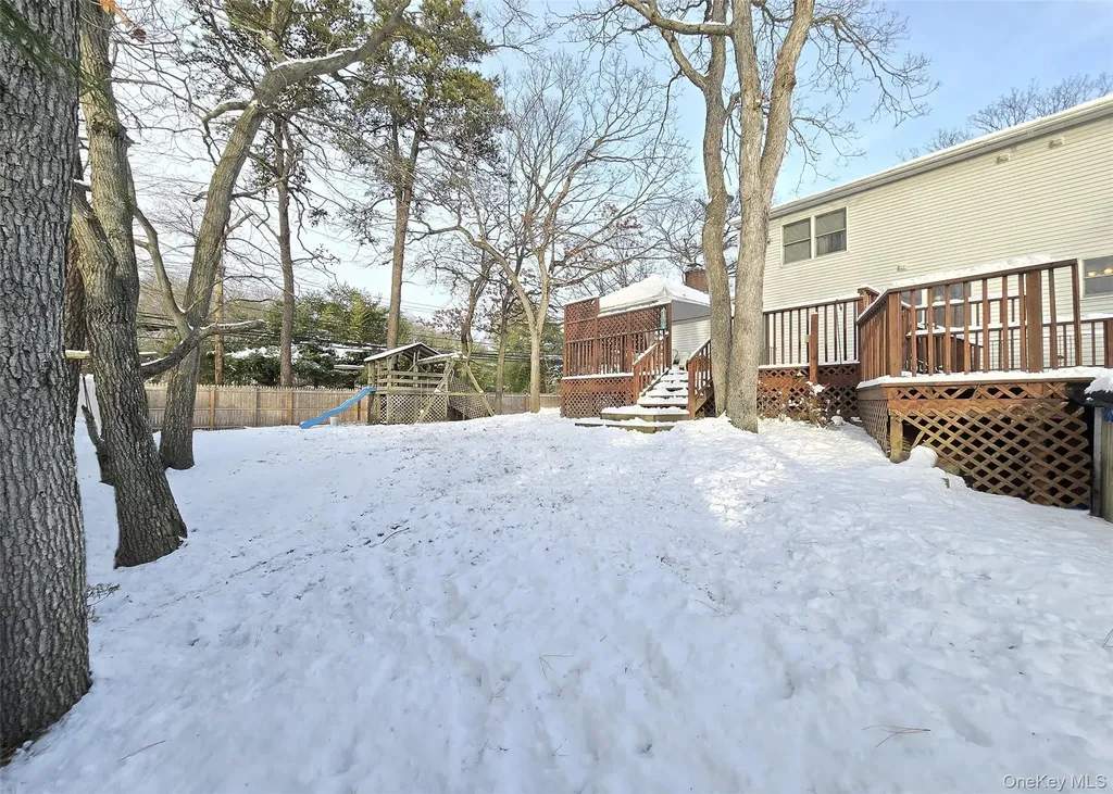 14 Avenue C Holbrook NY 11741