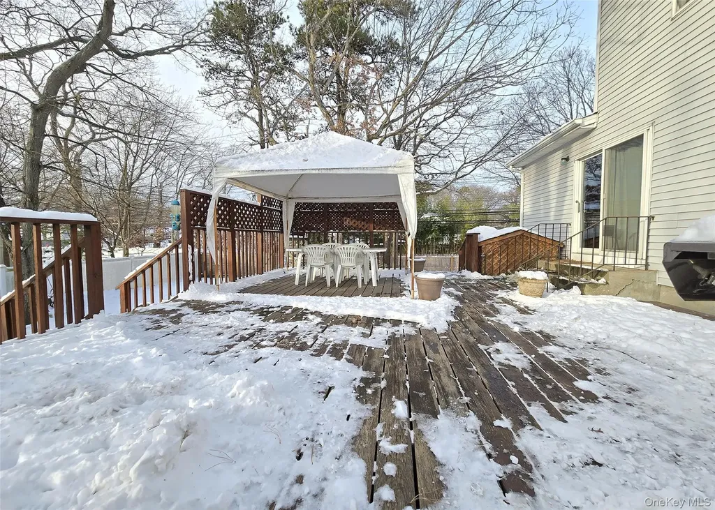14 Avenue C Holbrook NY 11741