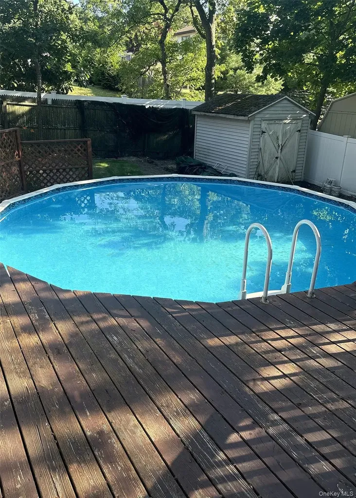 14 Avenue C Holbrook NY 11741