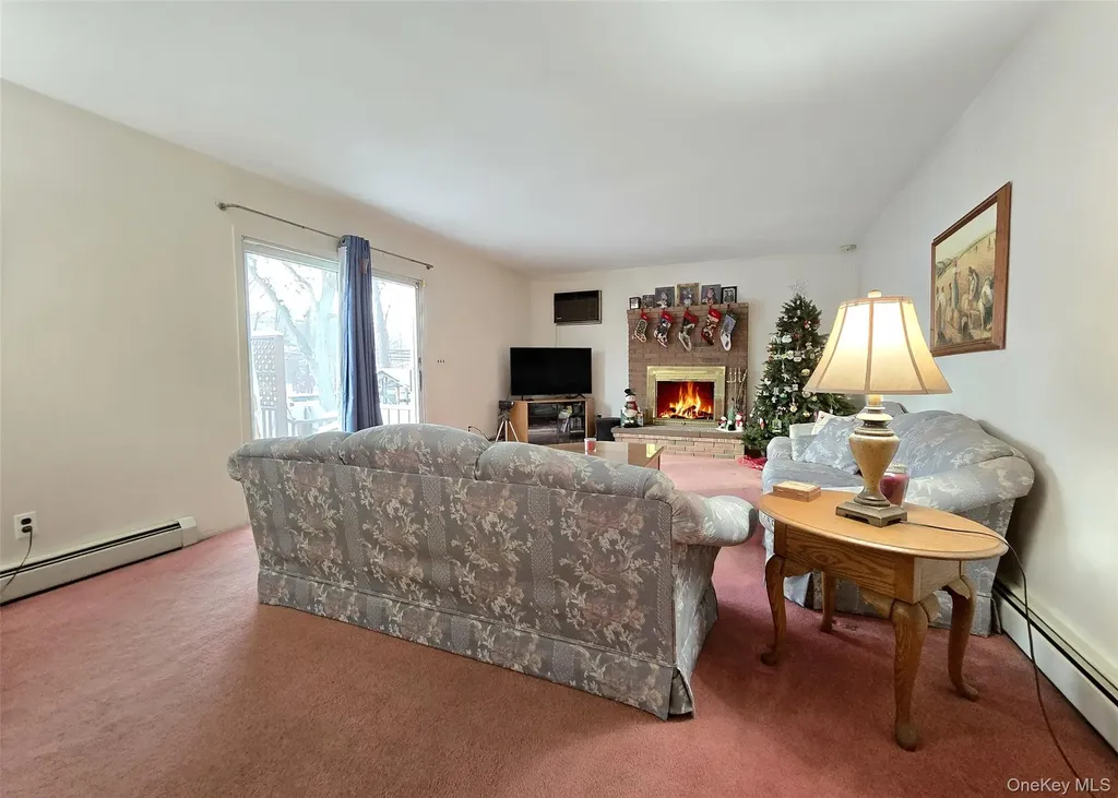 14 Avenue C Holbrook NY 11741