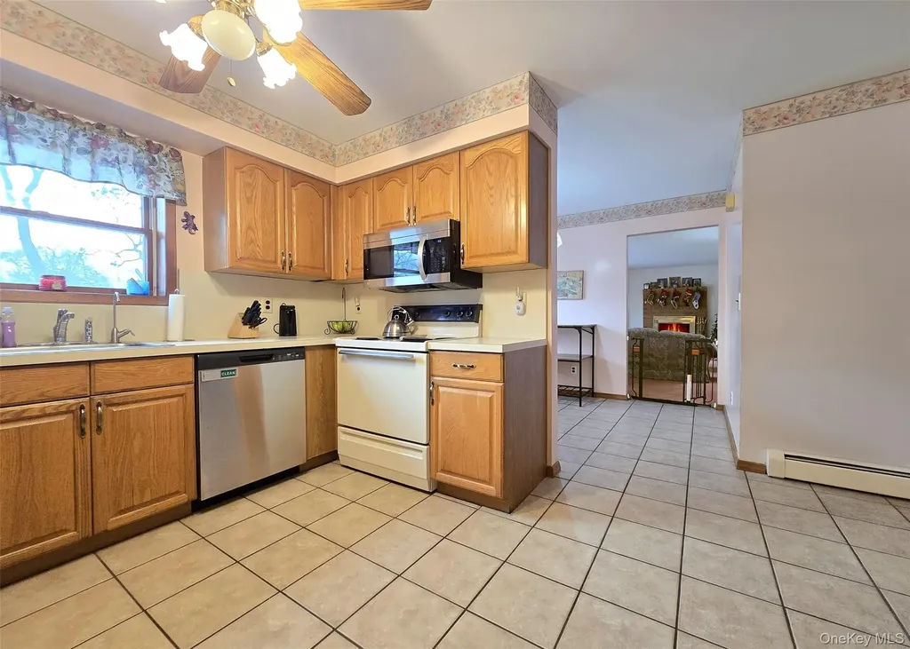14 Avenue C Holbrook NY 11741