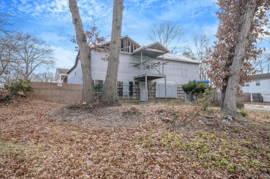 58 W Denis Lane Coram NY 11727