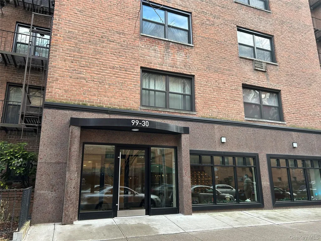 99-30 59ave Corona NY 11368
