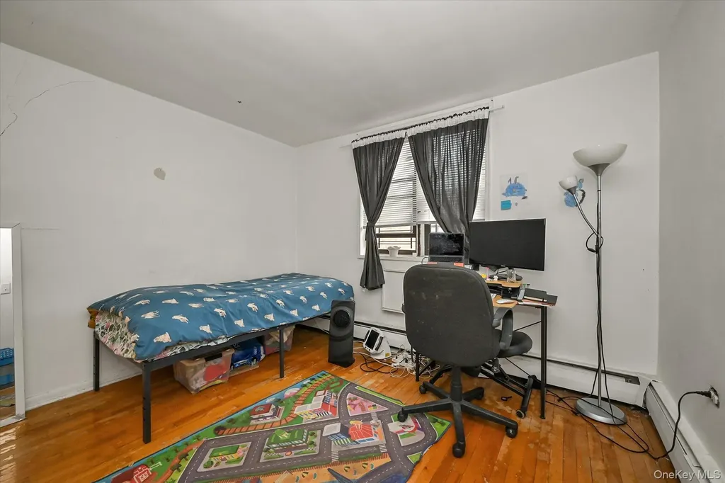 99-30 59ave Corona NY 11368