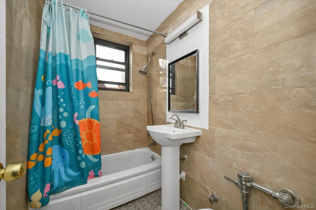 99-30 59ave Corona NY 11368