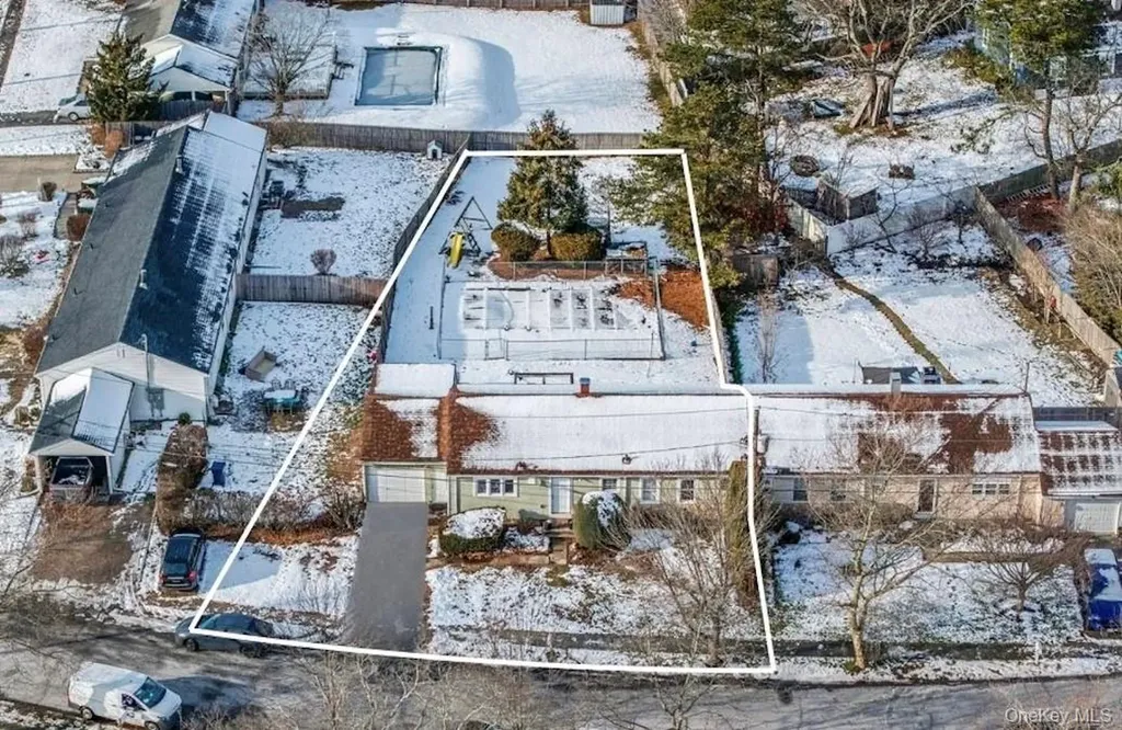 741 Hamilton Avenue Westhampton Beach NY 11978