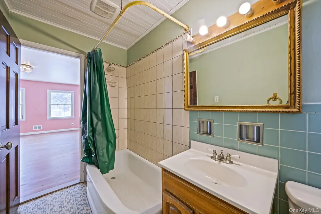741 Hamilton Avenue Westhampton Beach NY 11978