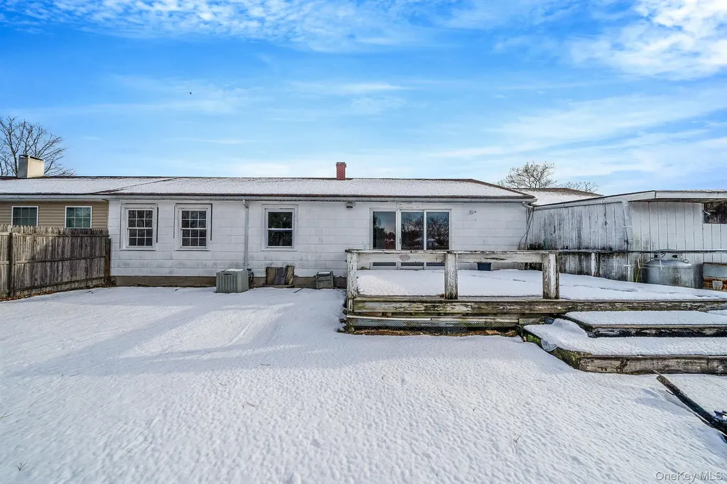 741 Hamilton Avenue Westhampton Beach NY 11978