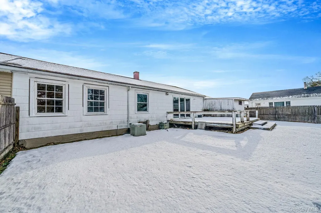 741 Hamilton Avenue Westhampton Beach NY 11978