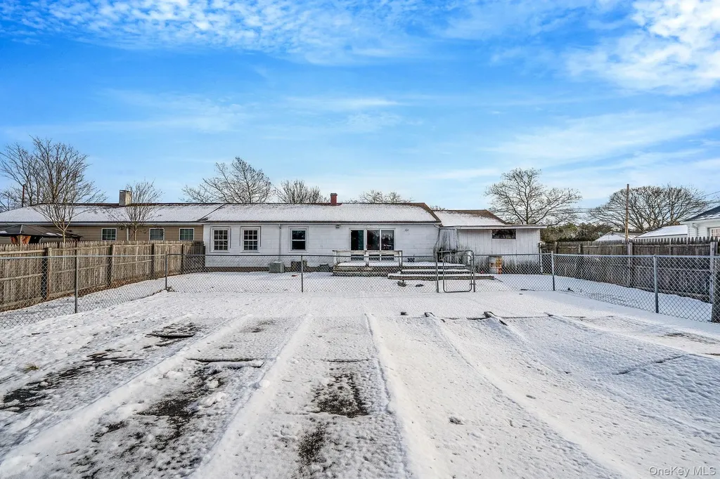 741 Hamilton Avenue Westhampton Beach NY 11978