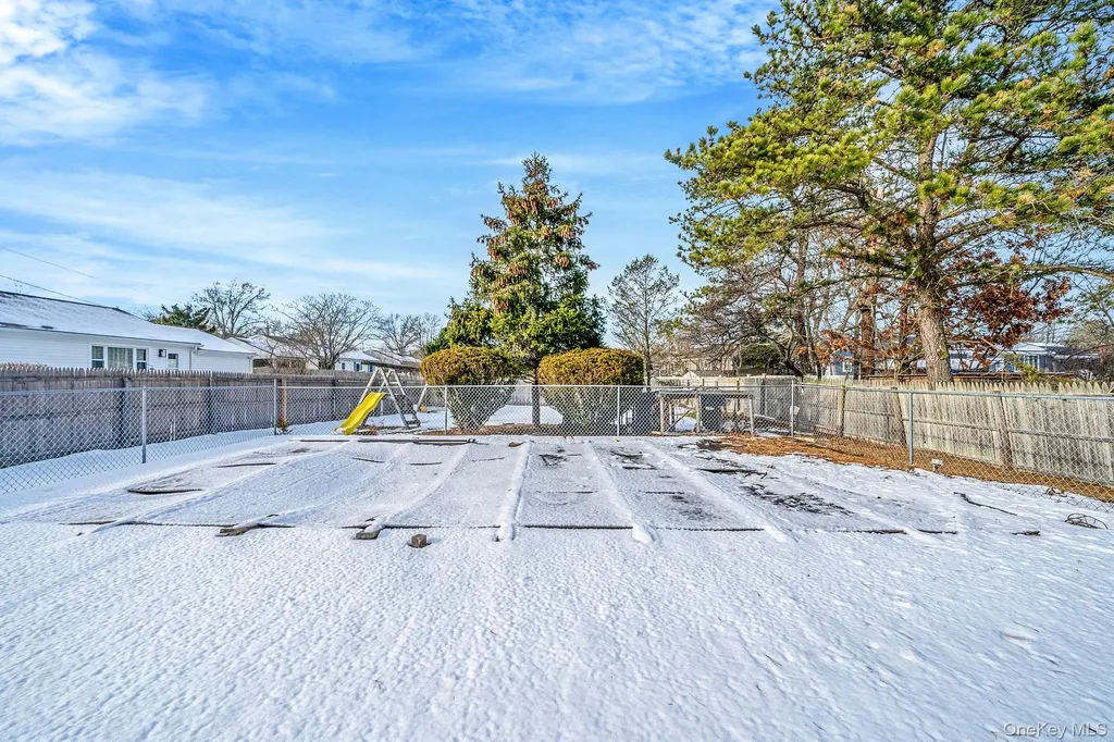 741 Hamilton Avenue Westhampton Beach NY 11978
