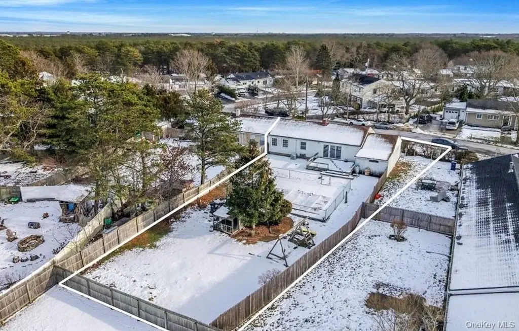 741 Hamilton Avenue Westhampton Beach NY 11978