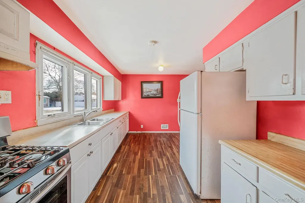 741 Hamilton Avenue Westhampton Beach NY 11978