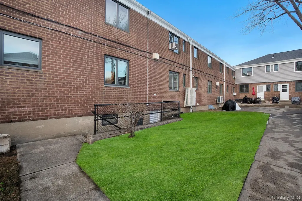 219-06 67 Avenue Bayside NY 11364