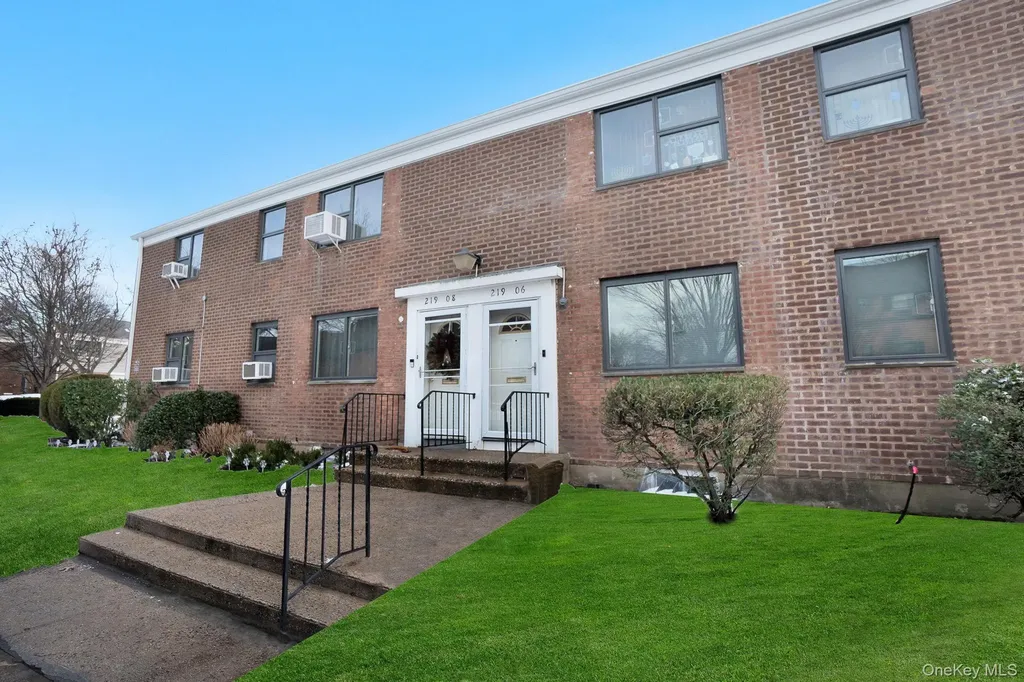 219-06 67 Avenue Bayside NY 11364