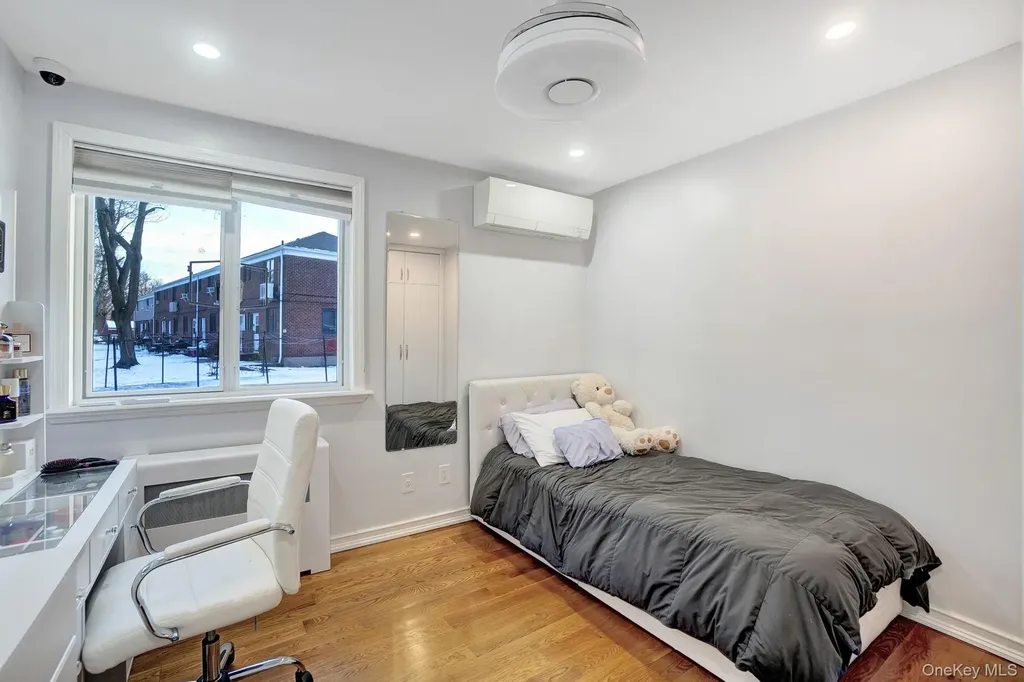 219-06 67 Avenue Bayside NY 11364