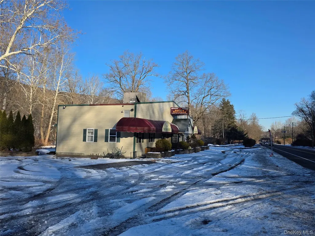 923 State Route 32 Highland Mills NY 10930