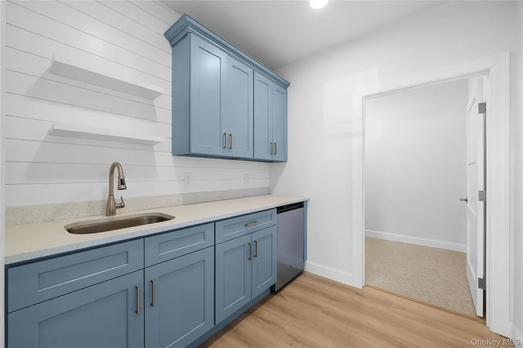 584 Main Street Islip NY 11751