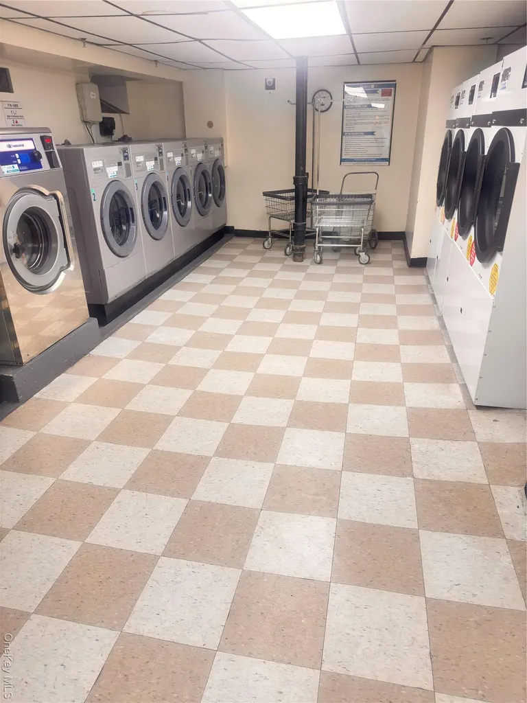 141-25 Northern Boulevard Flushing NY 11354