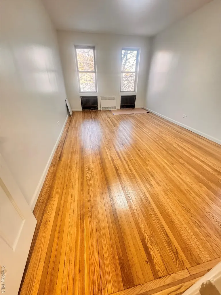 141-25 Northern Boulevard Flushing NY 11354