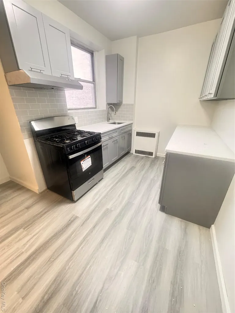 141-25 Northern Boulevard Flushing NY 11354