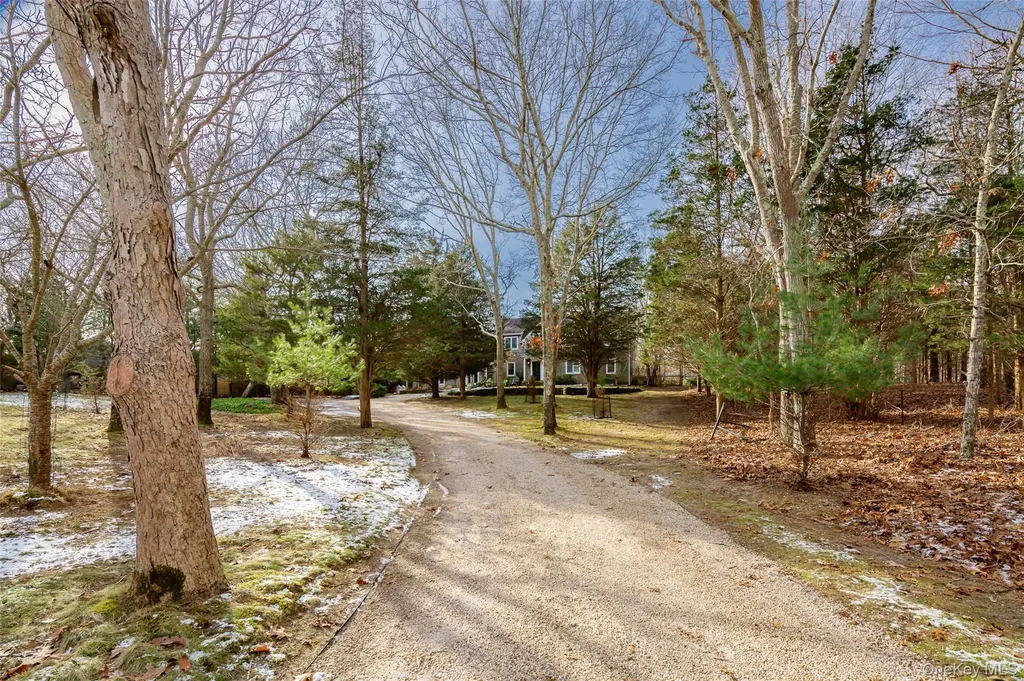 10 Deer Path East Hampton NY 11937