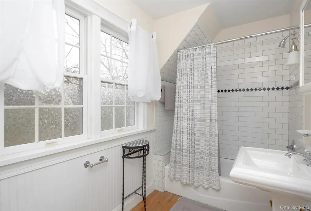 10 Deer Path East Hampton NY 11937