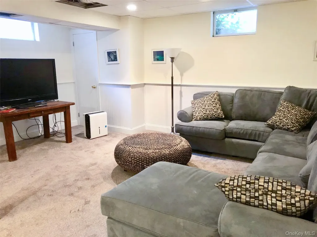 10 Deer Path East Hampton NY 11937