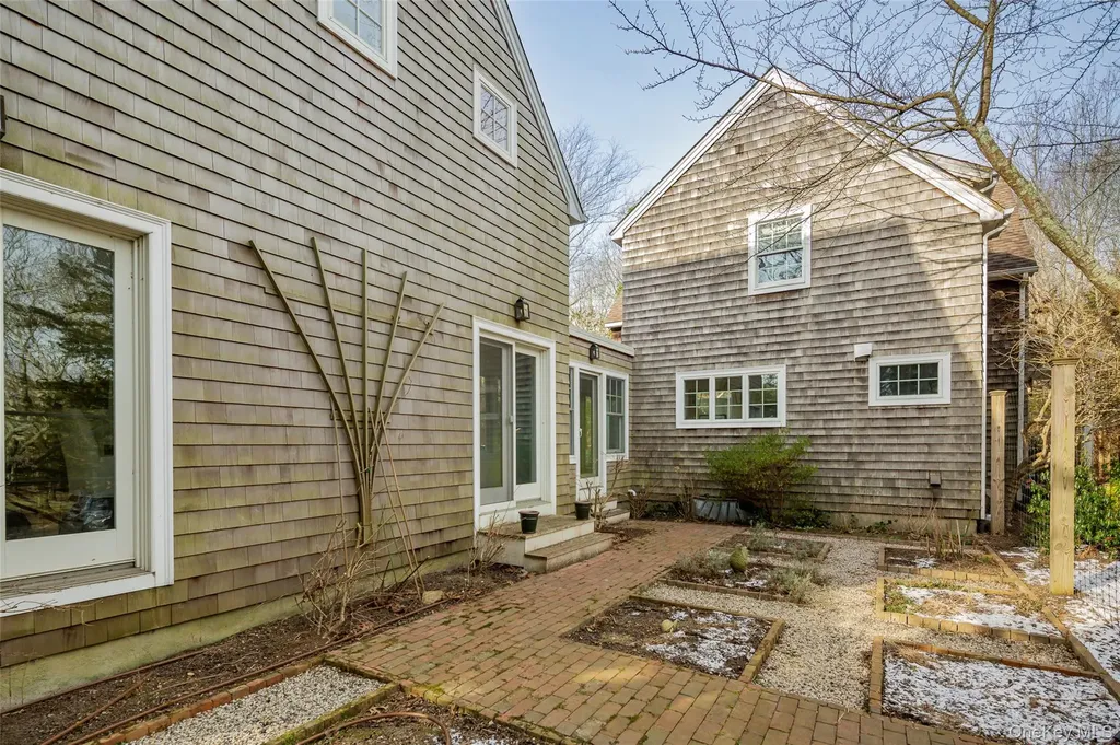 10 Deer Path East Hampton NY 11937