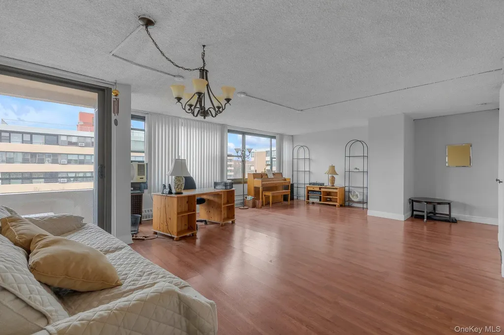 166-31 9th Avenue Beechhurst NY 11357
