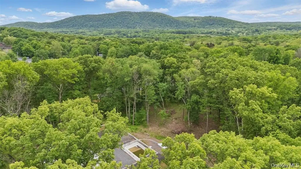 715 Broadway Esopus NY 12429