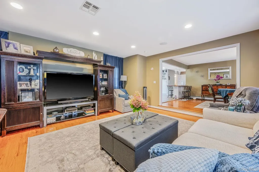 106 Springdale Drive Ronkonkoma NY 11779