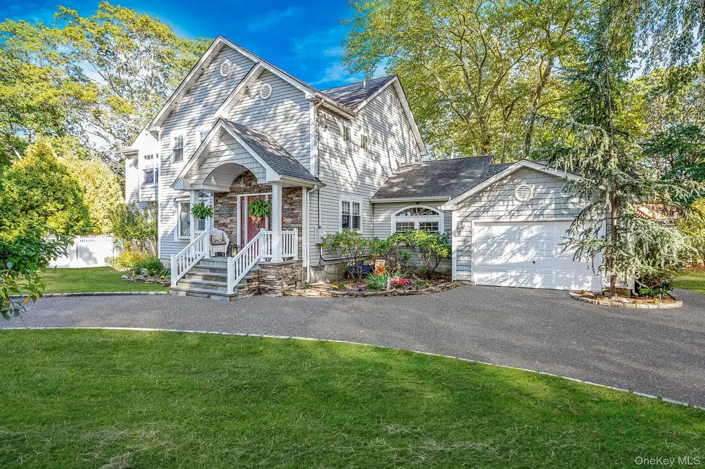 106 Springdale Drive Ronkonkoma NY 11779