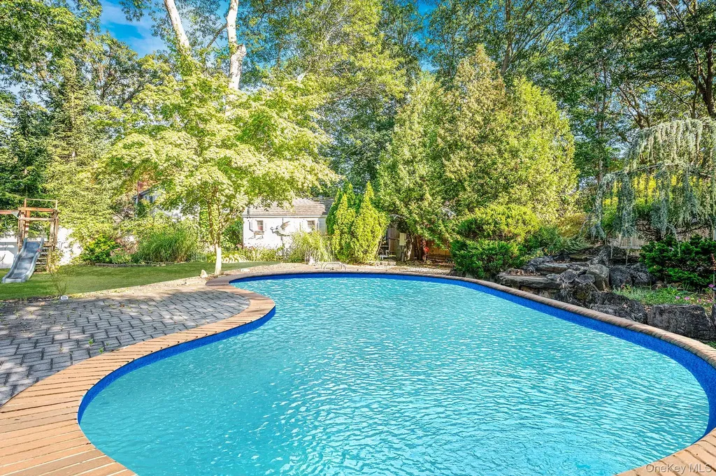 106 Springdale Drive Ronkonkoma NY 11779