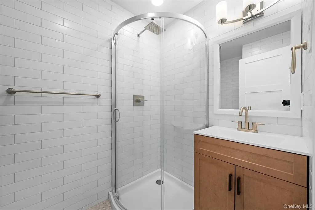 584 Main Street Islip NY 11751