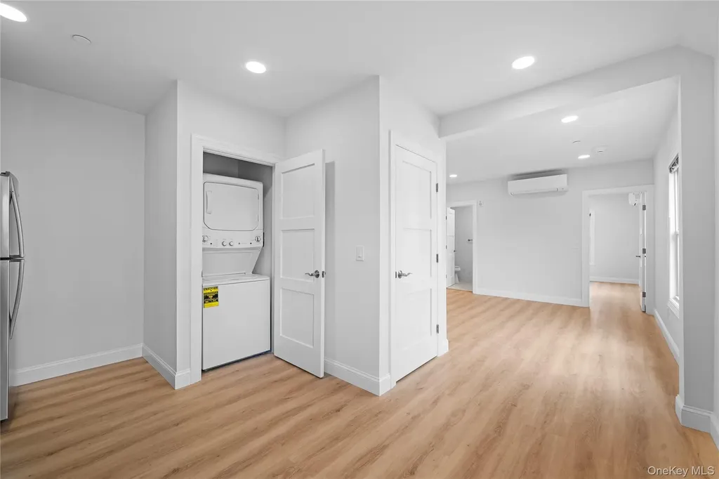 584 Main Street Islip NY 11751