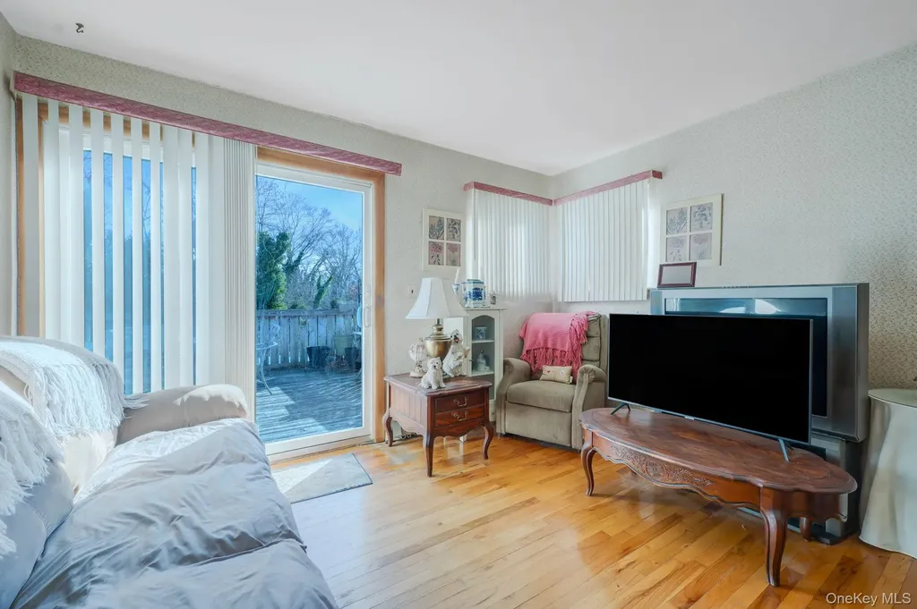 266 Kellum Street West Babylon NY 11704