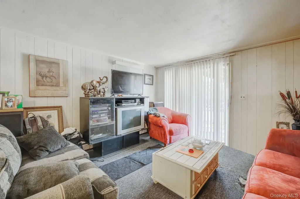 266 Kellum Street West Babylon NY 11704