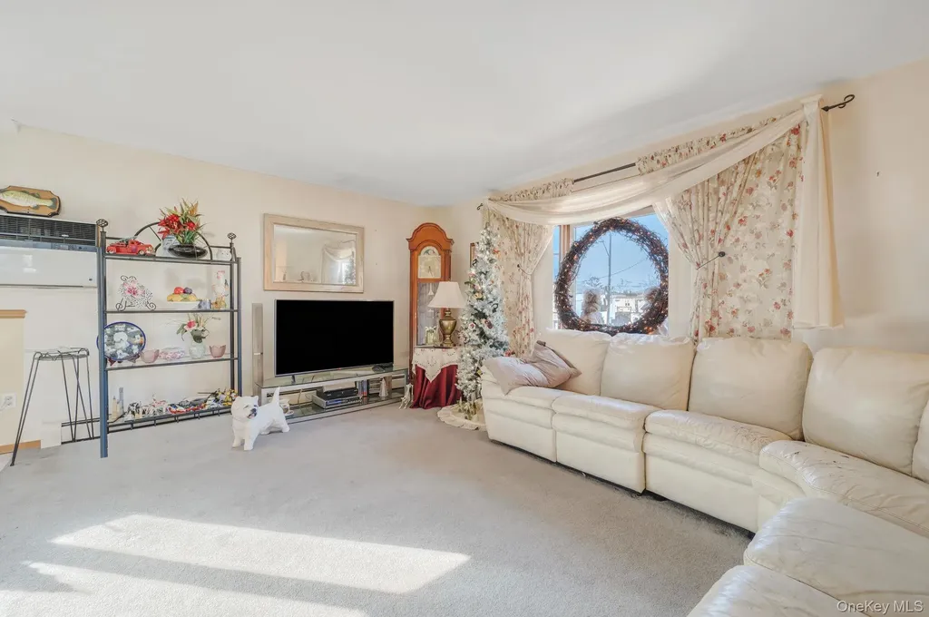 266 Kellum Street West Babylon NY 11704