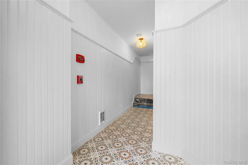 584 Main Street Islip NY 11751