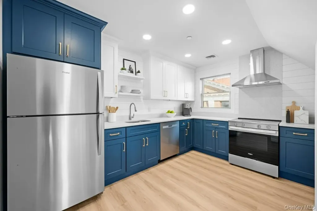 584 Main Street Islip NY 11751