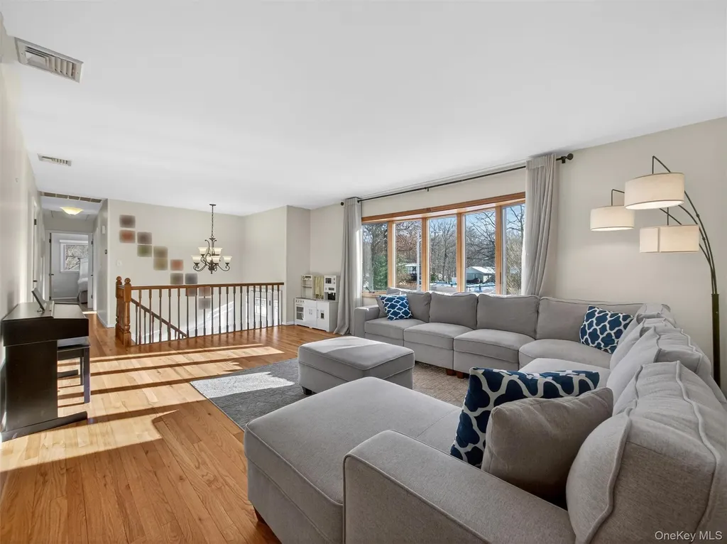 11 Durham Lane Suffern NY 10901