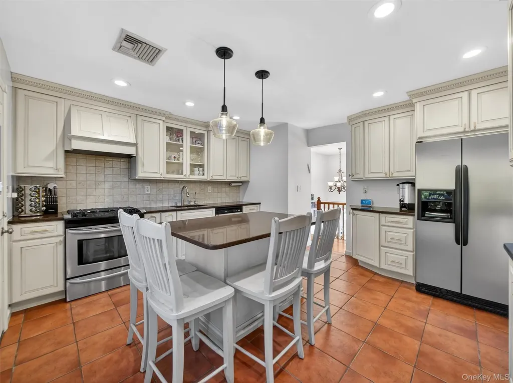 11 Durham Lane Suffern NY 10901