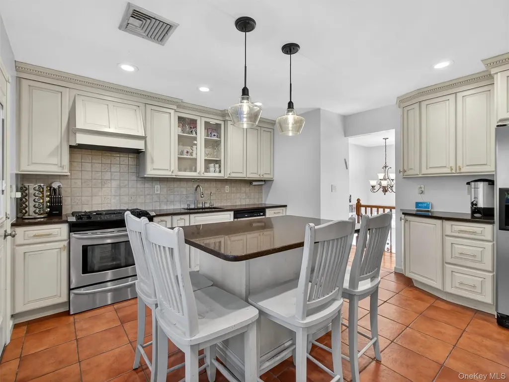 11 Durham Lane Suffern NY 10901