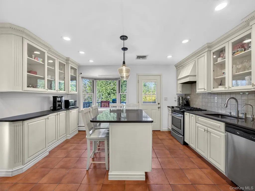 11 Durham Lane Suffern NY 10901