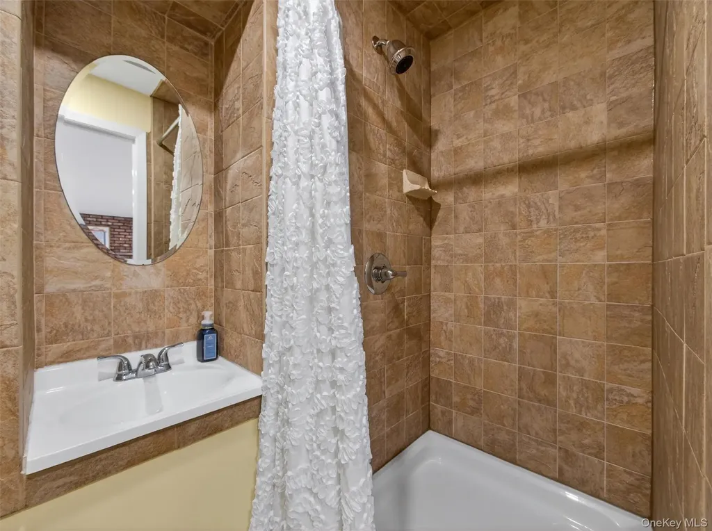 11 Durham Lane Suffern NY 10901