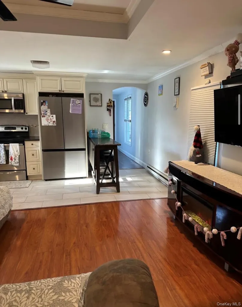 10 Elm Avenue Bay Shore NY 11706